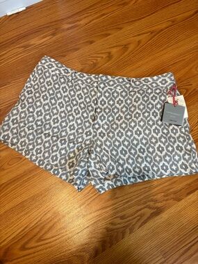 Cynthia Rowley Gray & White Geo-Print Bermuda Shorts